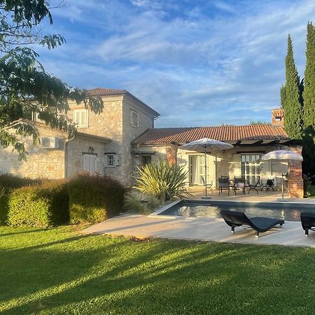 Villa Melissa - Istrisches Steinhaus Mit Pool In Guter Lage Sveti Lovreč Pazenatički Eksteriør billede