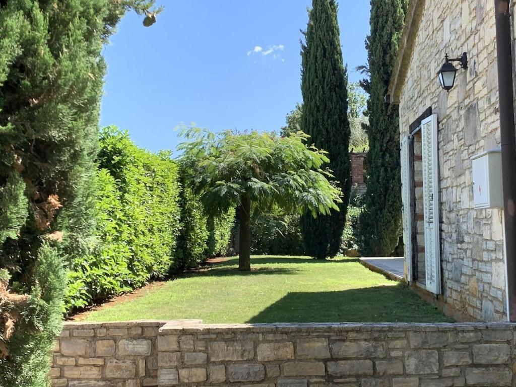 Villa Melissa - Istrisches Steinhaus Mit Pool In Guter Lage Sveti Lovreč Pazenatički Eksteriør billede